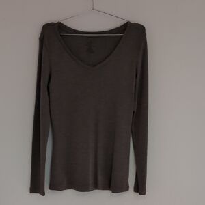 Woolx Merino Wool Long Sleeve V-Neck Top